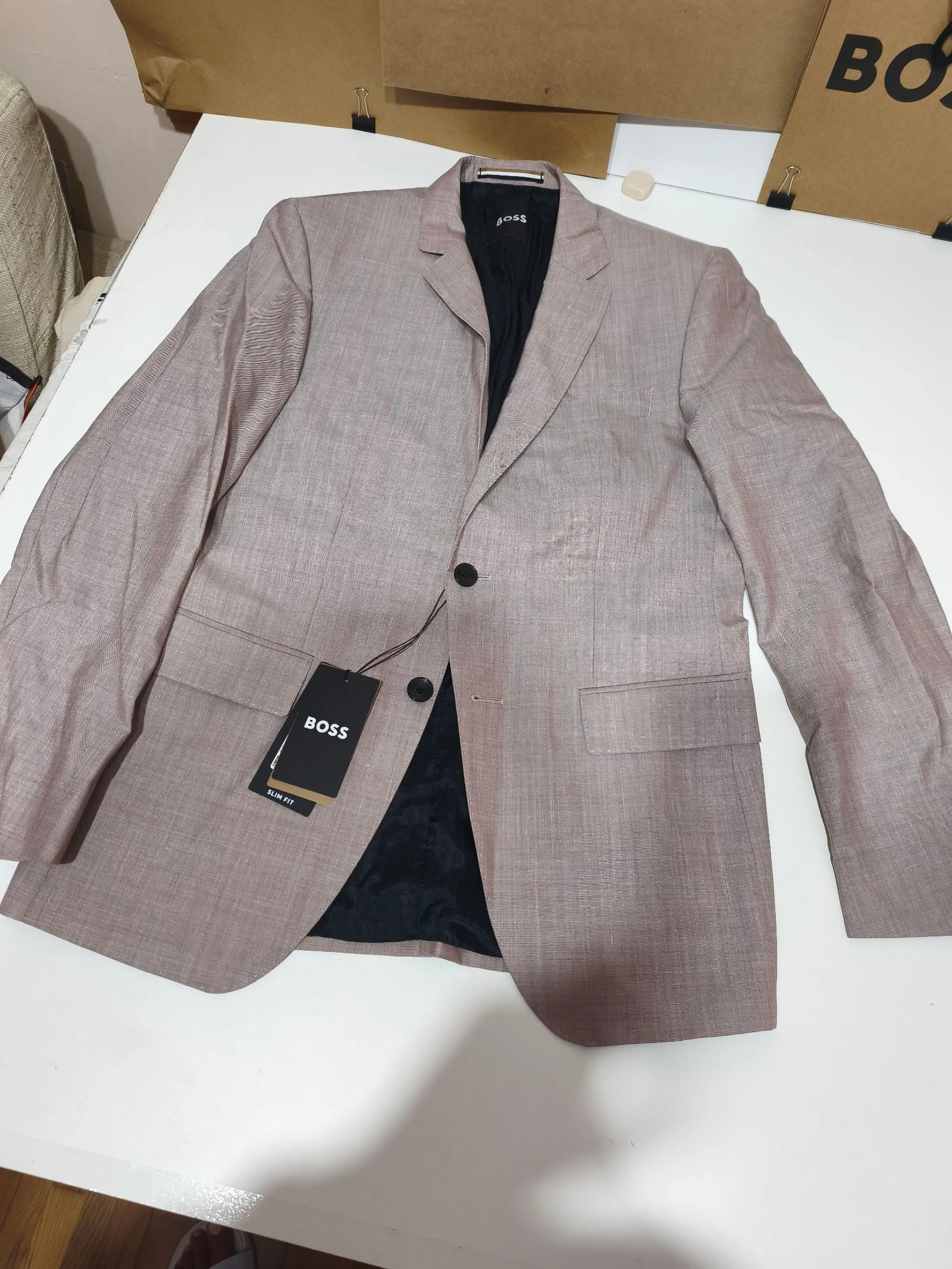 Americana Boss talla M de lana, lino y seda